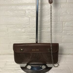 Vintage leather wallet with chain